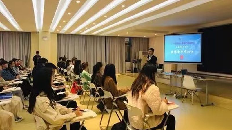 教师资格证教材如何选？避开这些误区，提升备考效率**